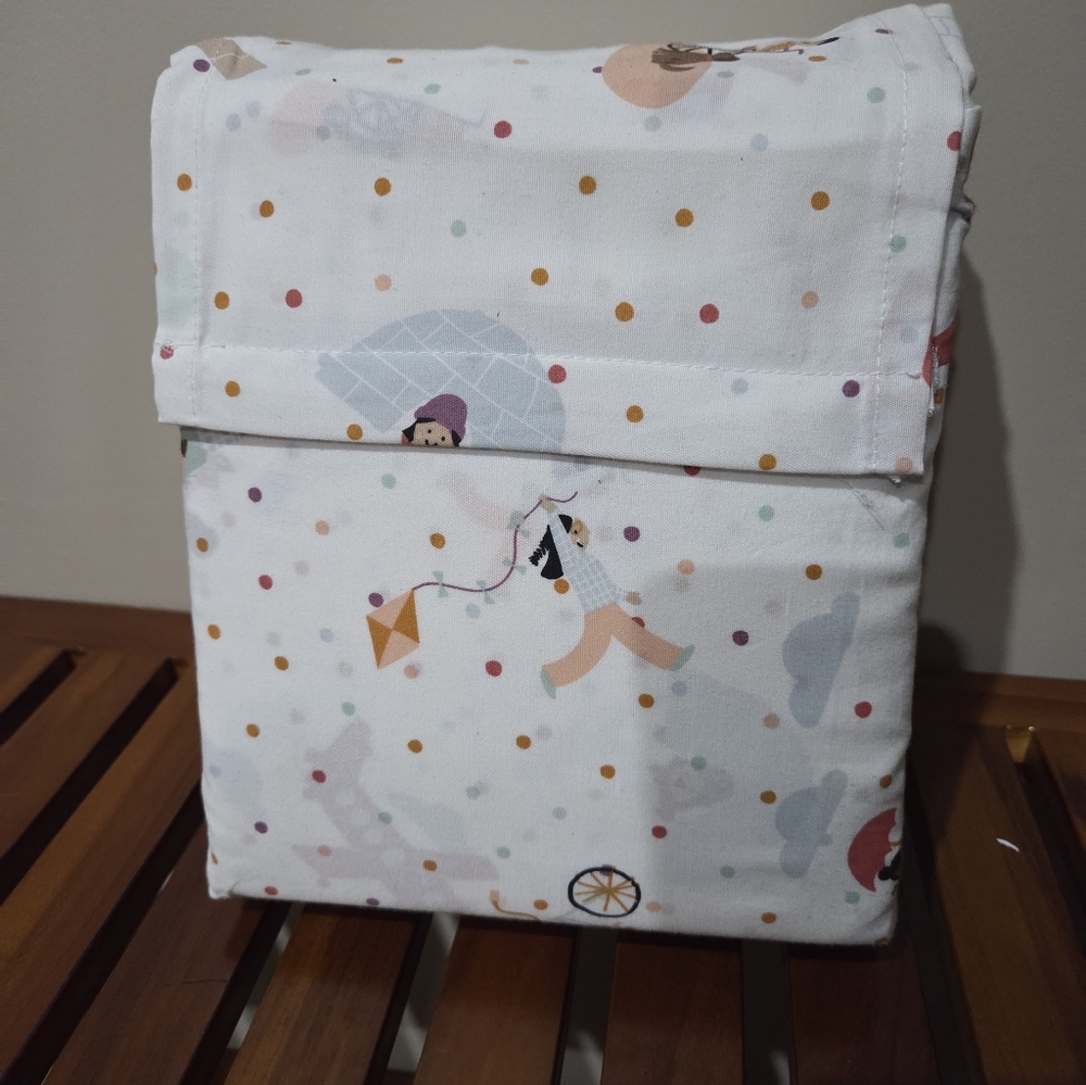 Pillowfort Cotton Sheet Set Queen Size- White with Colorful Dots